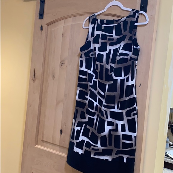 Alyx Dresses & Skirts - Ladies knee length short sleeve dress